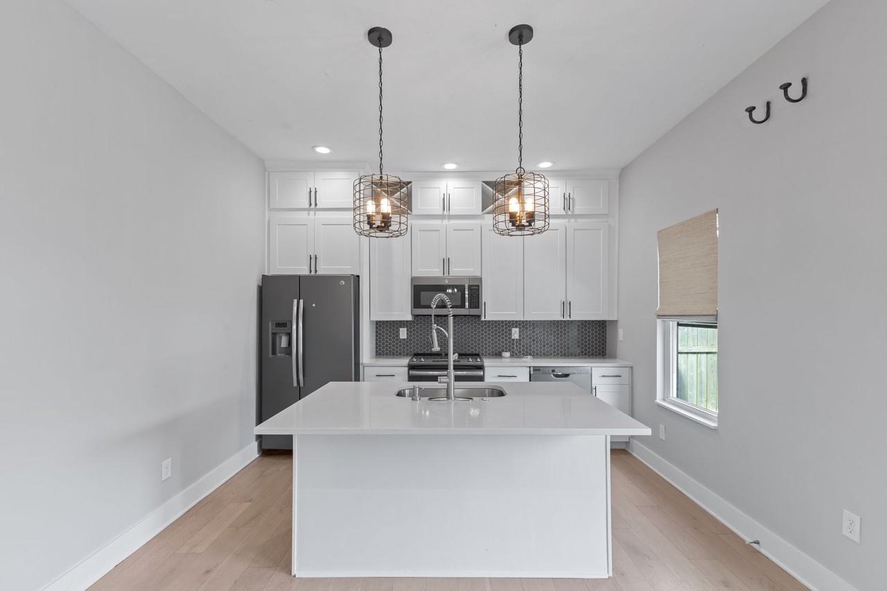 1806 Woodlawn Avenue #1 - Photo 5 of 25