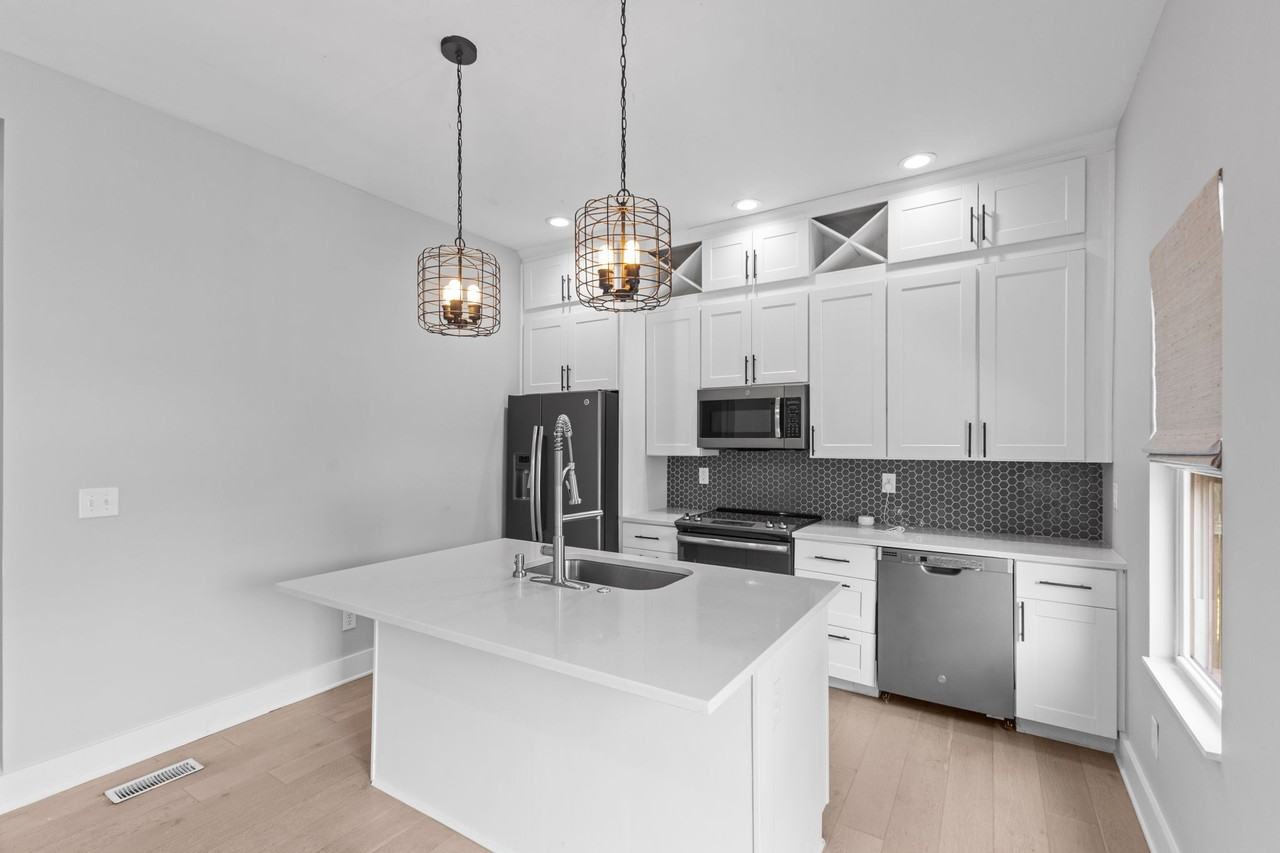 1806 Woodlawn Avenue #1 - Photo 6 of 25