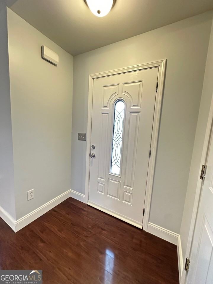 508 Jaclyn Cir - Photo 2 of 15