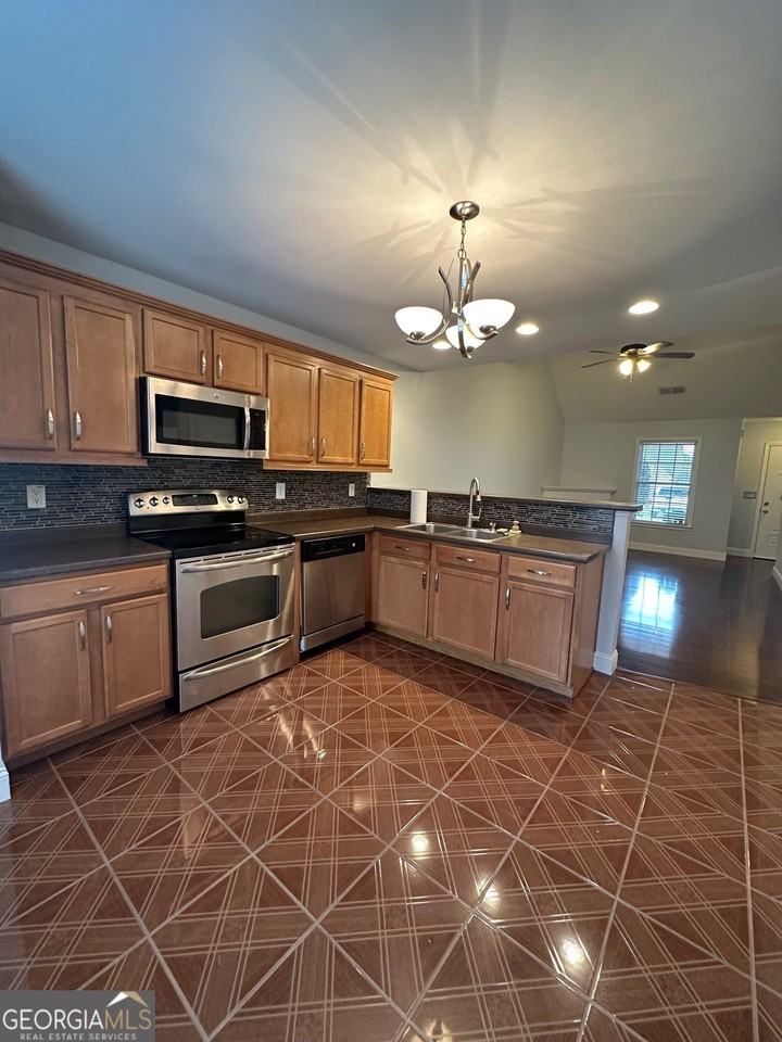 508 Jaclyn Cir - Photo 5 of 15