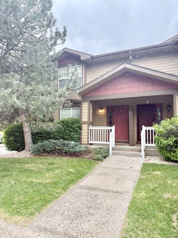 4527 Starflower Dr #1 - Photo 3 of 17