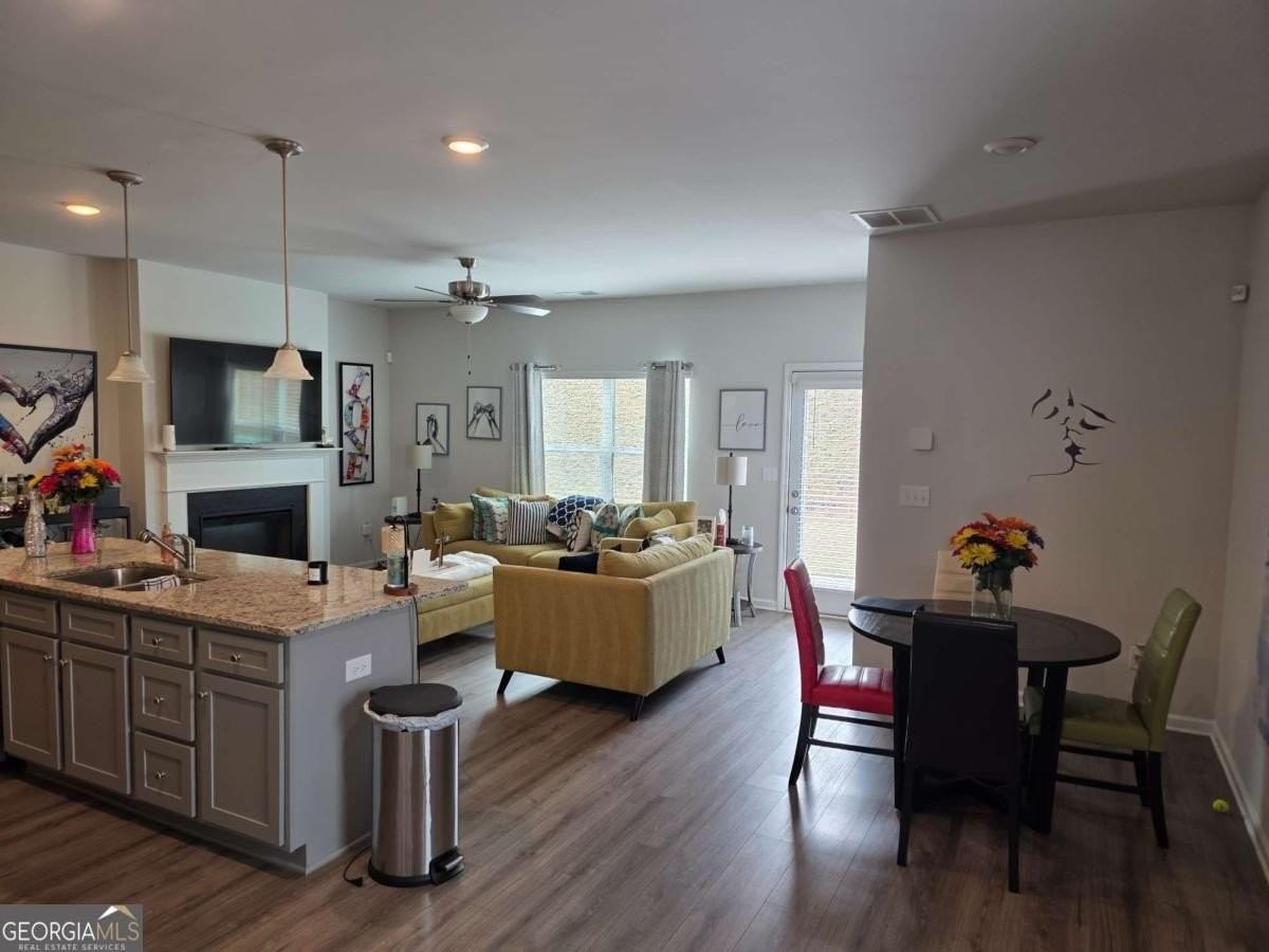 7539 Knoll Hollow Road - Photo 4 of 15