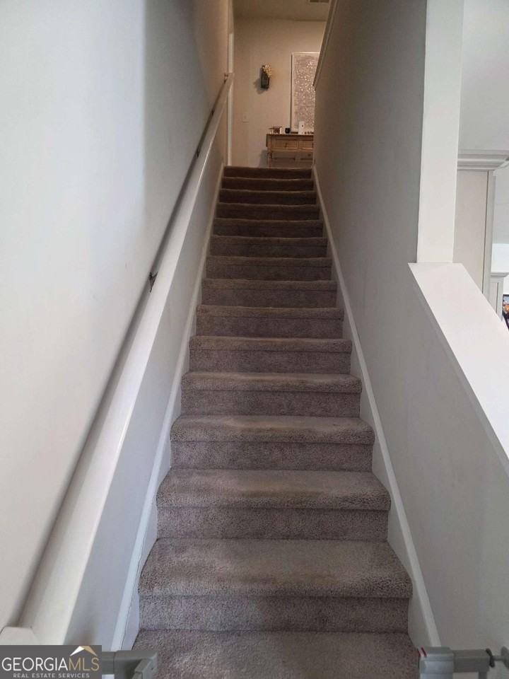 7539 Knoll Hollow Road - Photo 7 of 15