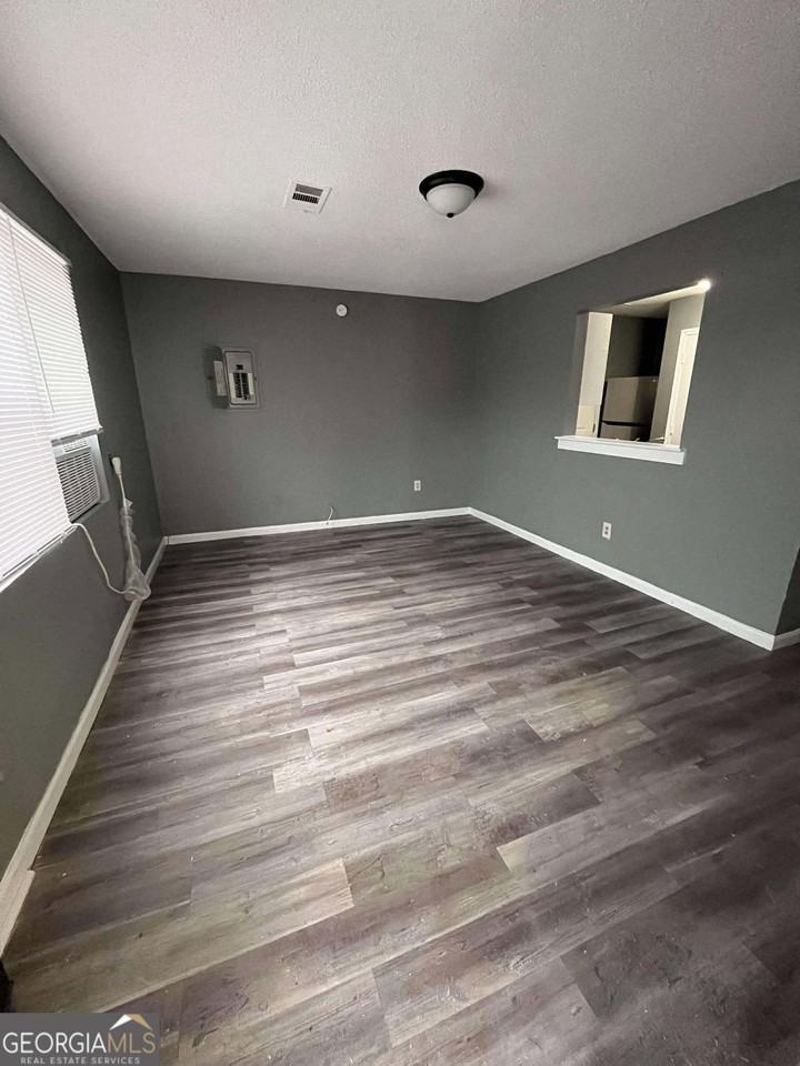 1445 Woodliff St - Photo 2 of 8