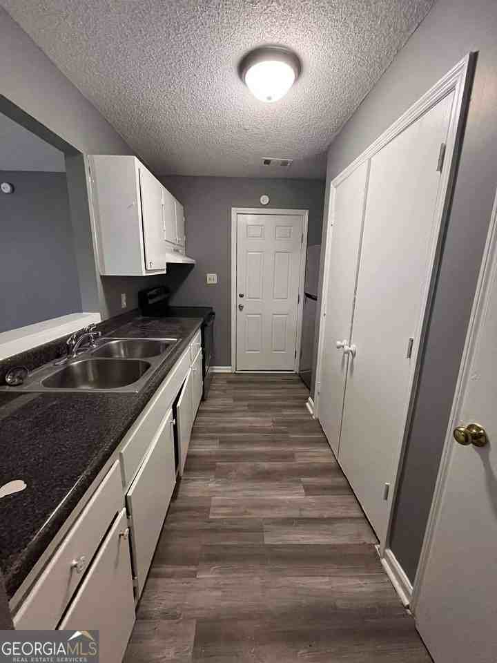 1445 Woodliff St - Photo 4 of 8