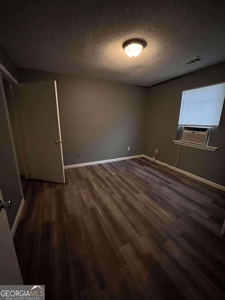 1445 Woodliff St - Photo 6 of 8