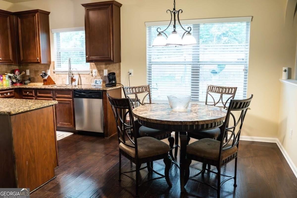 3830 Kittery Pt - Photo 7 of 31