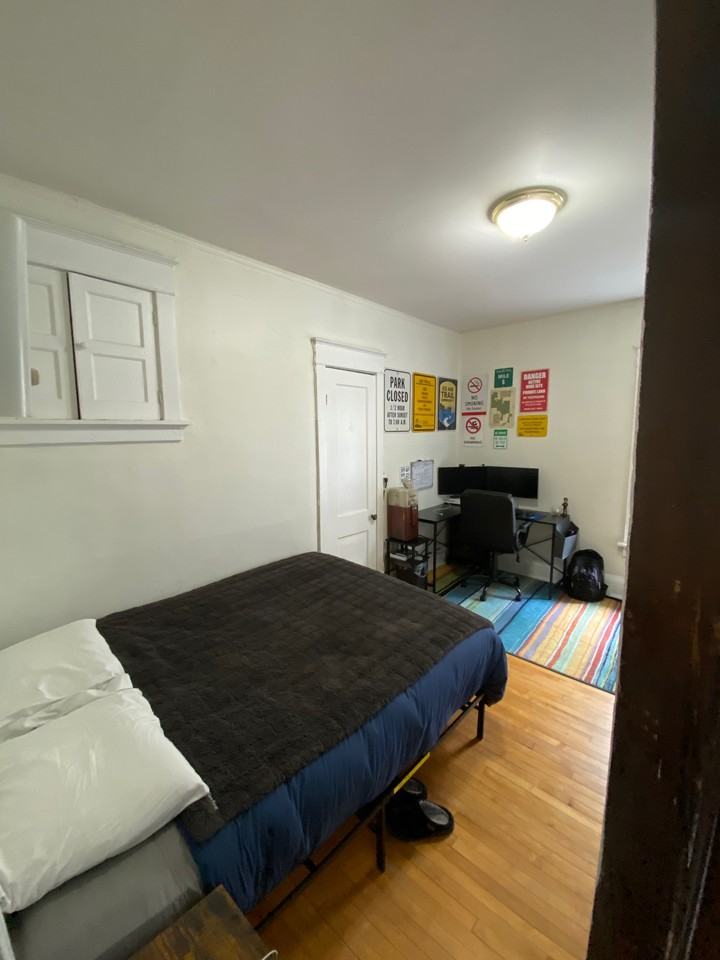 2534 North Farwell Avenue #5