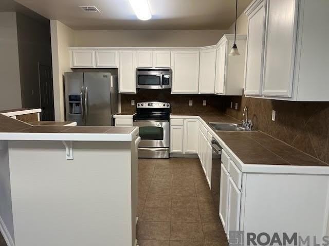 17060 Jamestowne Dr - Photo 4 of 21