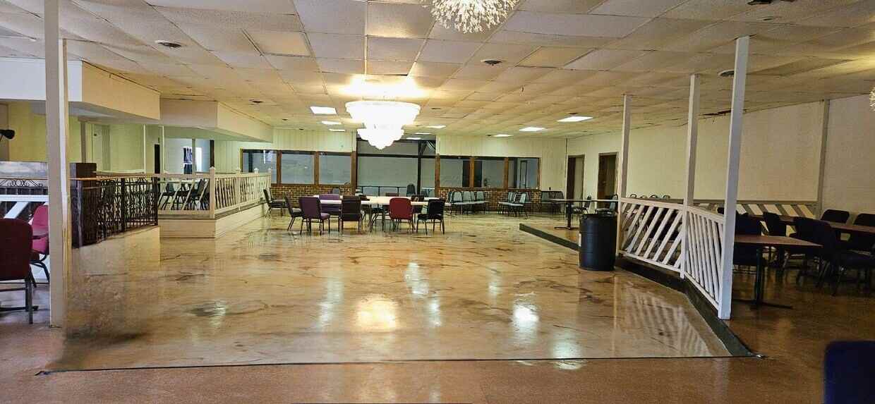 302 W Colonial Trail Hwy #1 - Photo 2 of 10