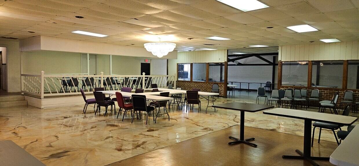 302 W Colonial Trail Hwy #1 - Photo 3 of 10