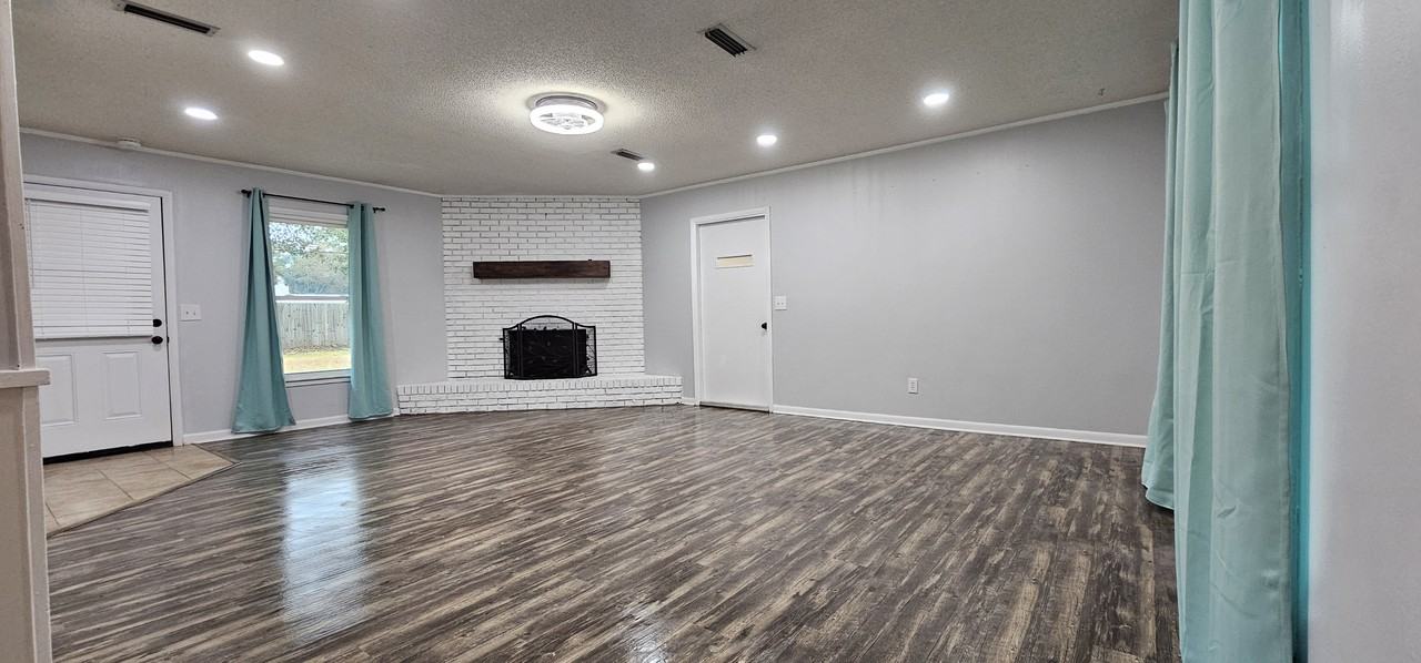 605 Melborne Drive #1 - Photo 6 of 33