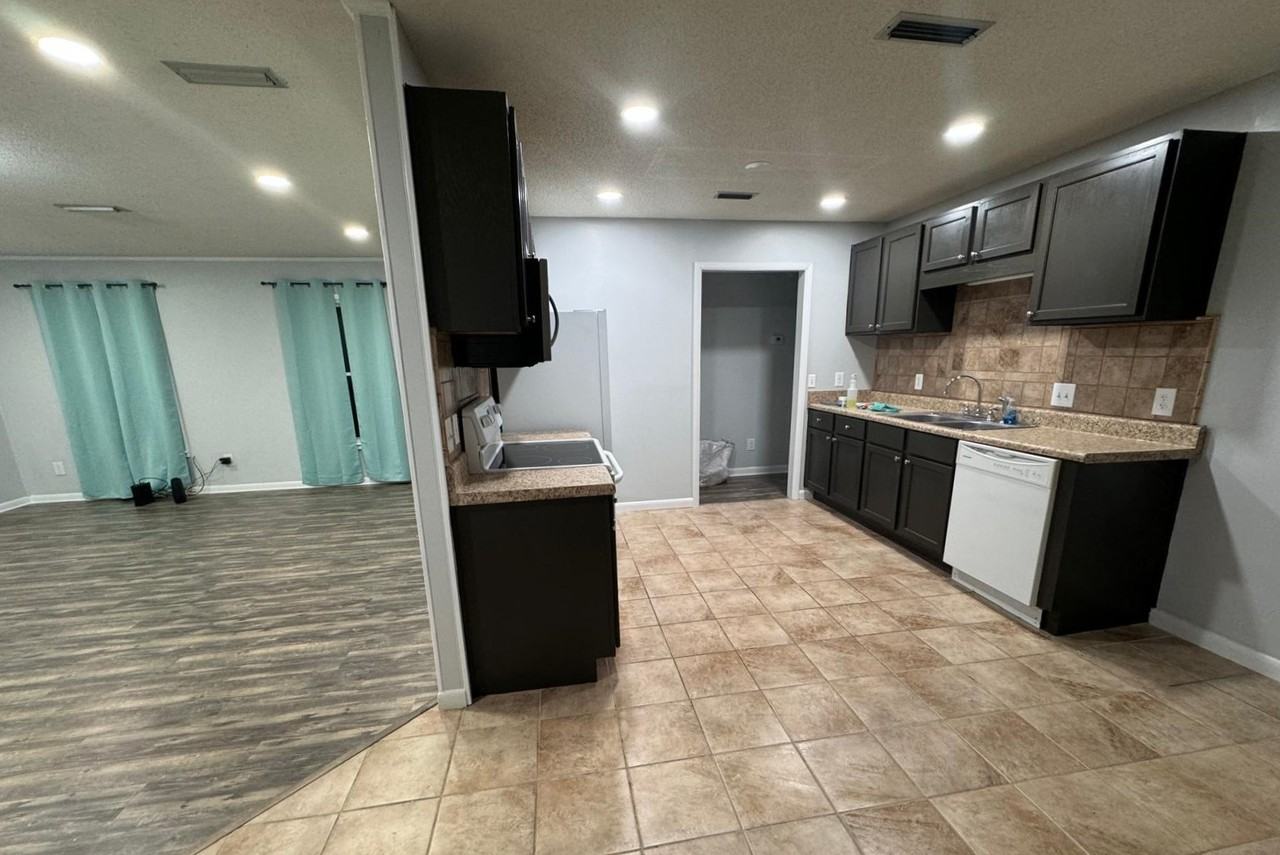 605 Melborne Drive #1 - Photo 7 of 33