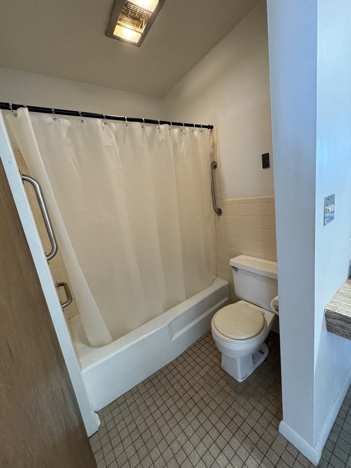 27 West Adams Street #27 - Photo 3 of 6