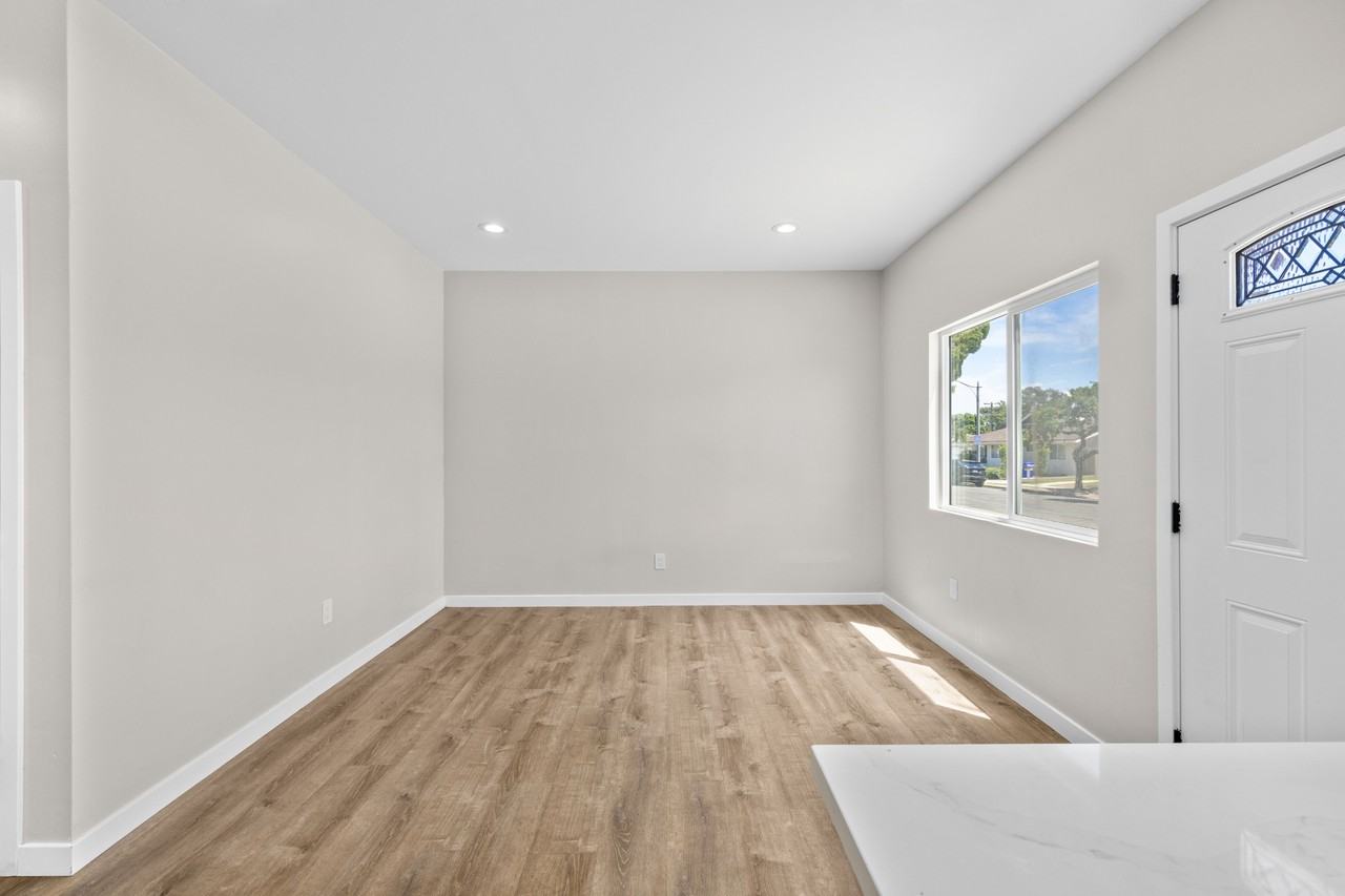 5010 54th St #1 - Photo 4 of 12