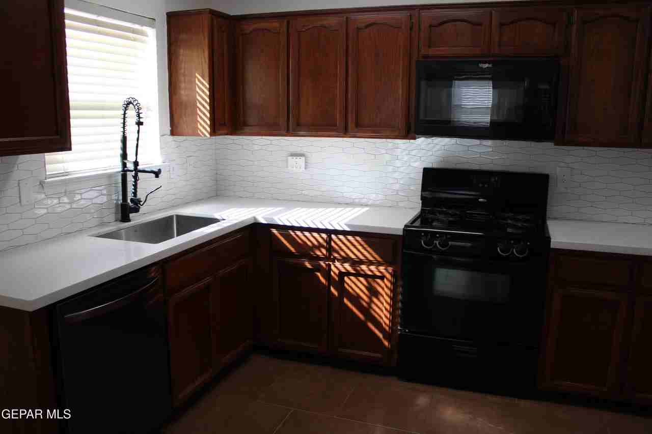 12516 Twin Leaf Dr - Photo 6 of 26