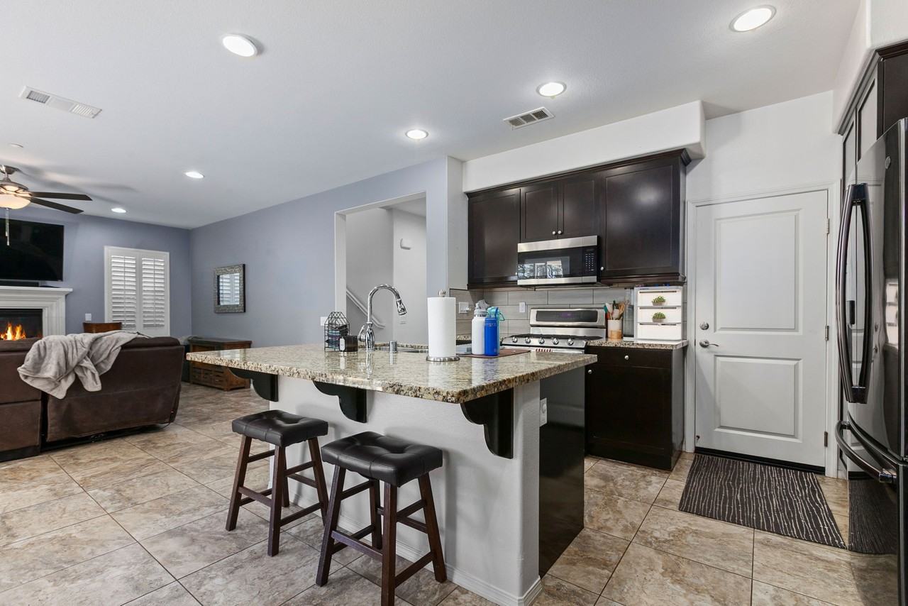 360 Calle Vela #1 - Photo 3 of 50