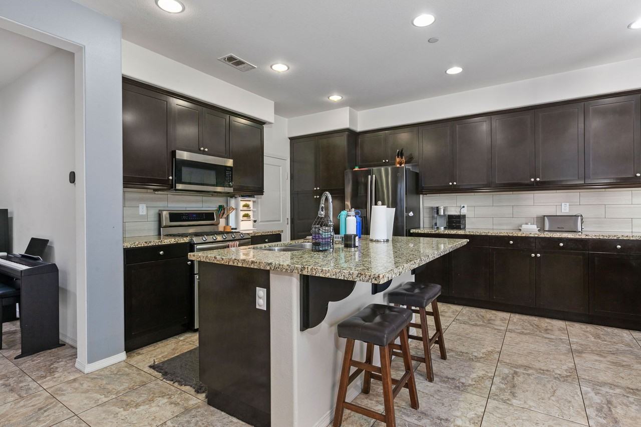 360 Calle Vela #1 - Photo 7 of 50