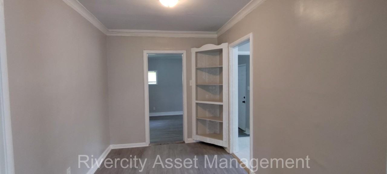 2386 Larose Ave #1 - Photo 5 of 10