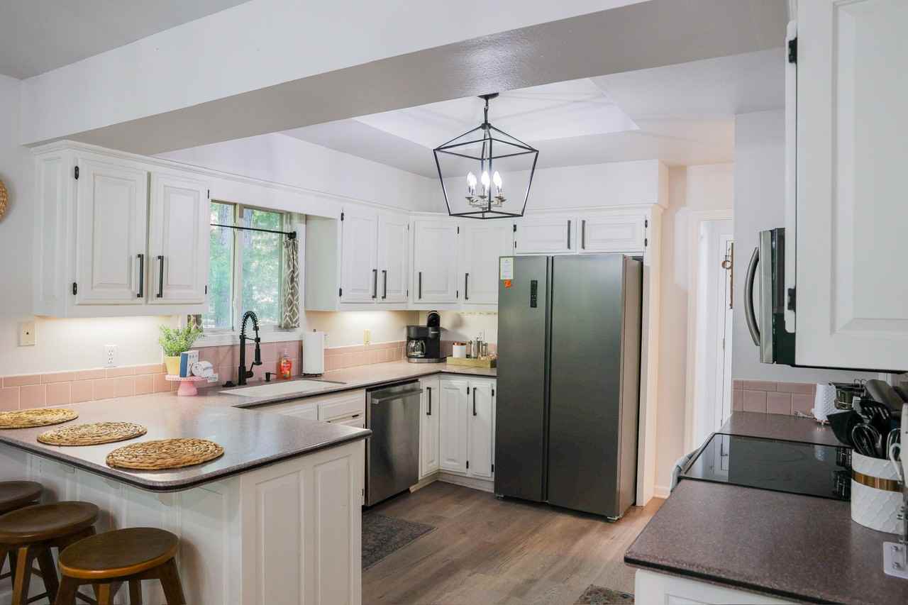 22 Penrith Dr #1 - Photo 3 of 40