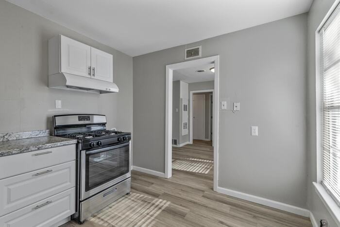 3 Pershing Dr #B - Photo 6 of 12