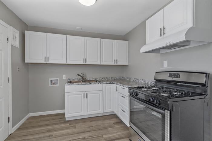 3 Pershing Dr #B - Photo 7 of 12