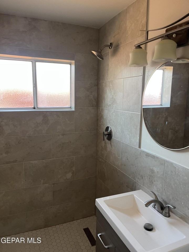 2605 Morehead Ave Apt 7 #7 - Photo 7 of 10