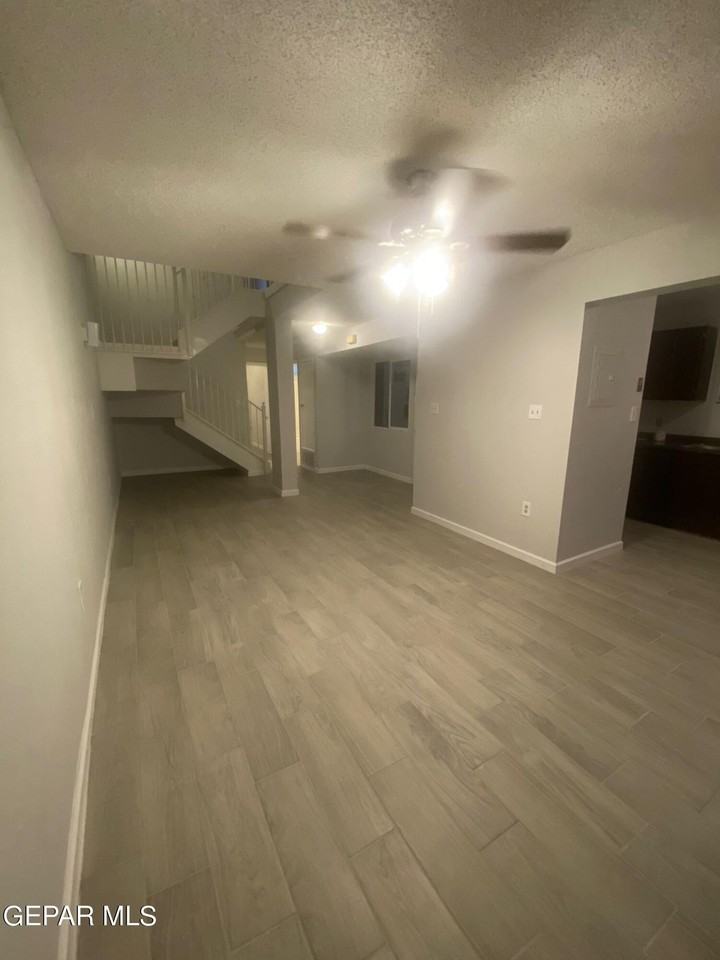 3570 Oasis Dr - Photo 6 of 14