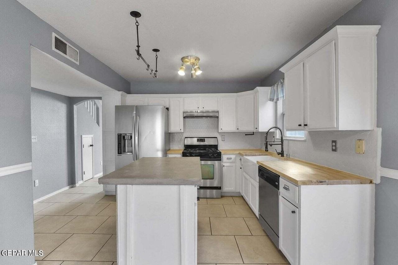 653 Pete Payan Dr - Photo 7 of 27