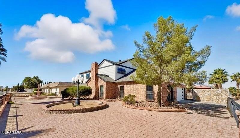 2153 Trawood Dr - Photo 2 of 50