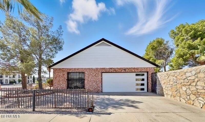 2153 Trawood Dr - Photo 3 of 50