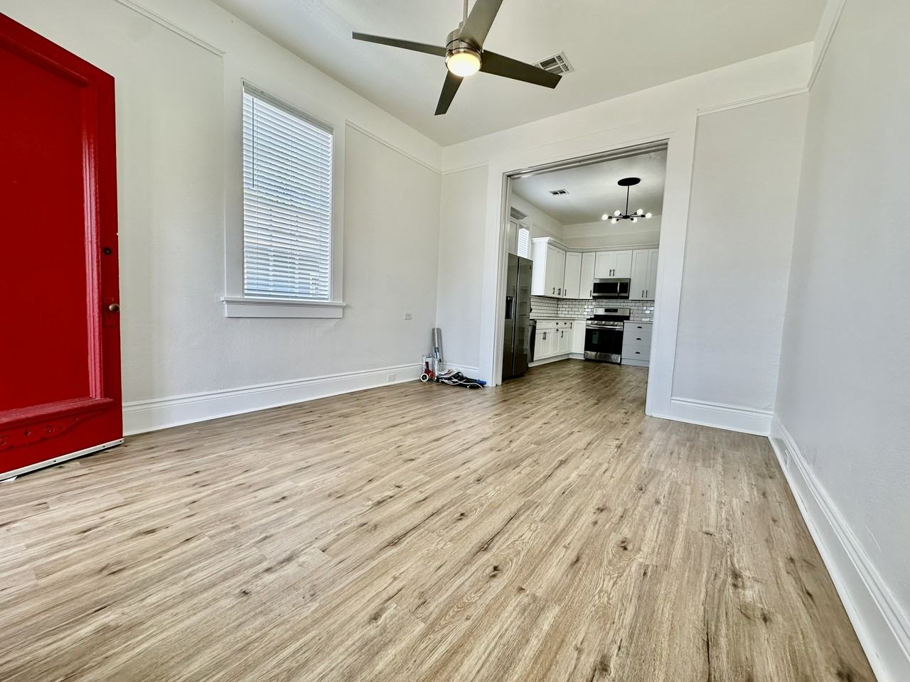 1319 Pauline St #1319 - Photo 3 of 18