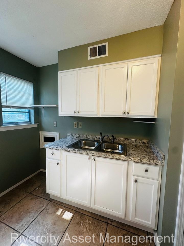 3595 Clayphil Ave #3595 - Photo 5 of 9