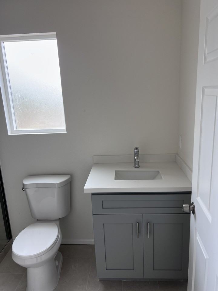 629 West Oliver Street #629-1-2 - Photo 5 of 10