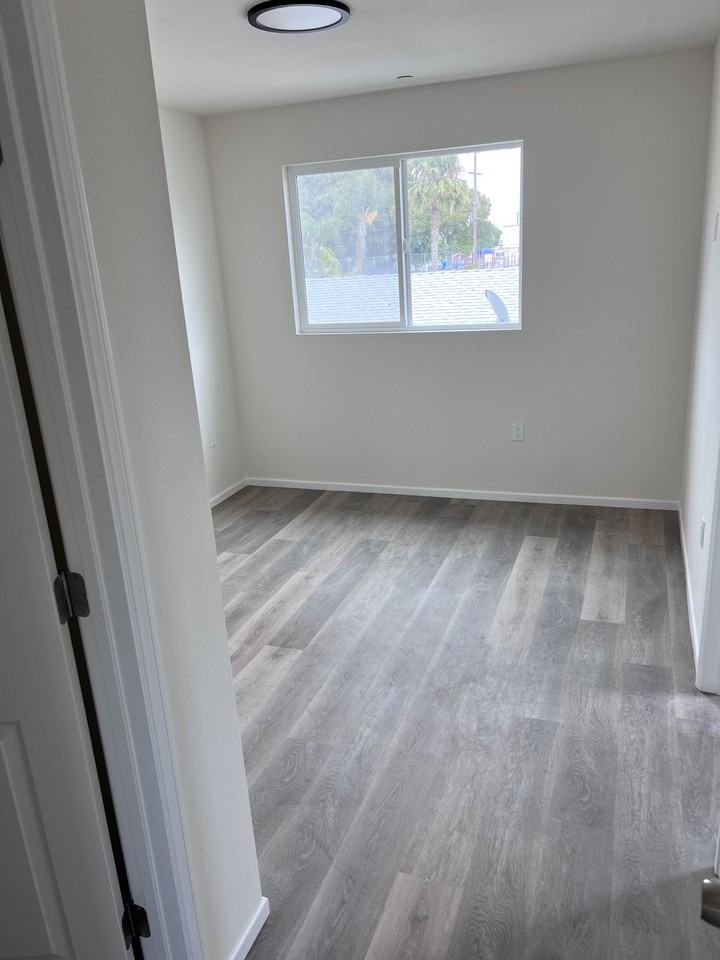 629 West Oliver Street #629-1-2 - Photo 7 of 10