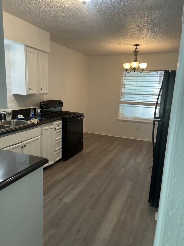 4816 Rollingwood Court #1 - Photo 5 of 17