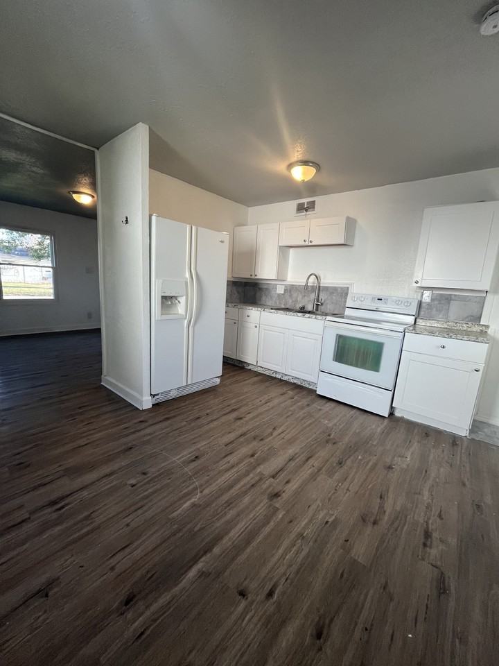 715 Saint Barbara Ln #1 - Photo 5 of 15