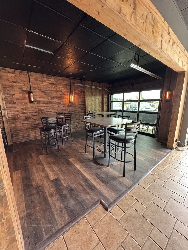 301 West Adams Street - Photo 5 of 13