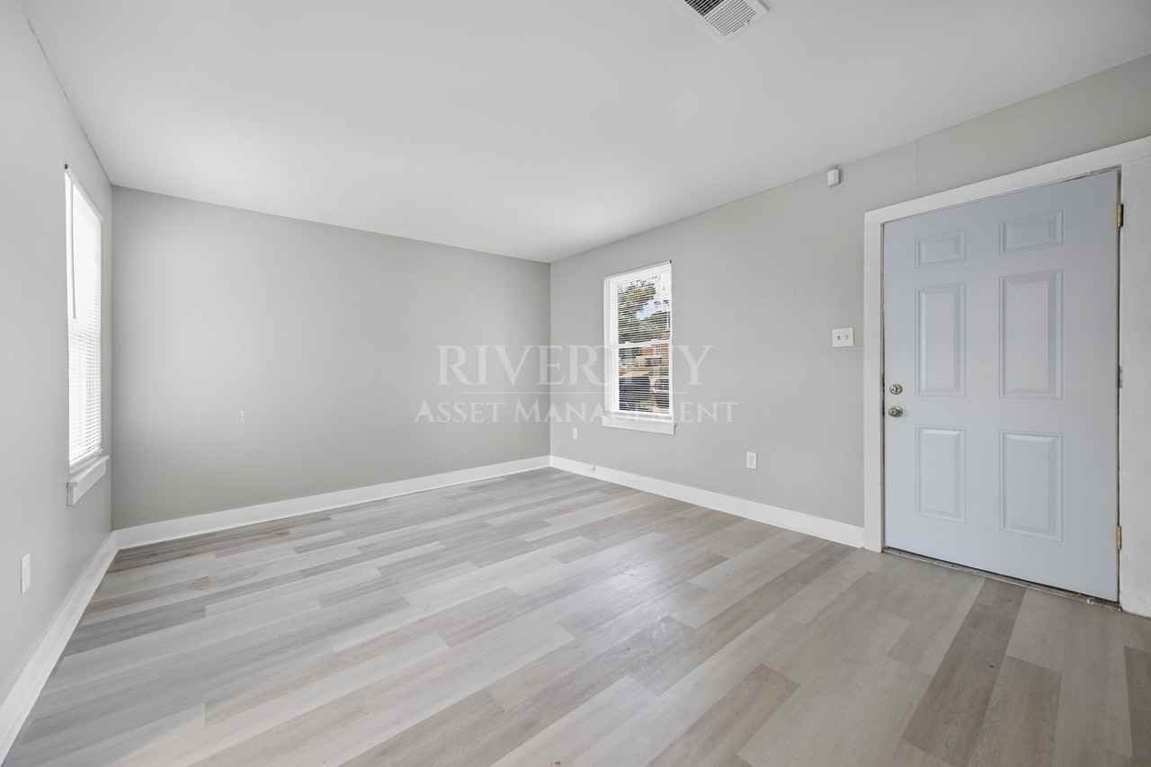 3835 Kimball Ave #3835 - Photo 3 of 9