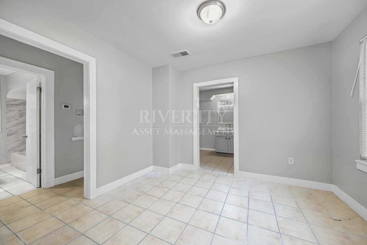 3835 Kimball Ave #3835 - Photo 5 of 9