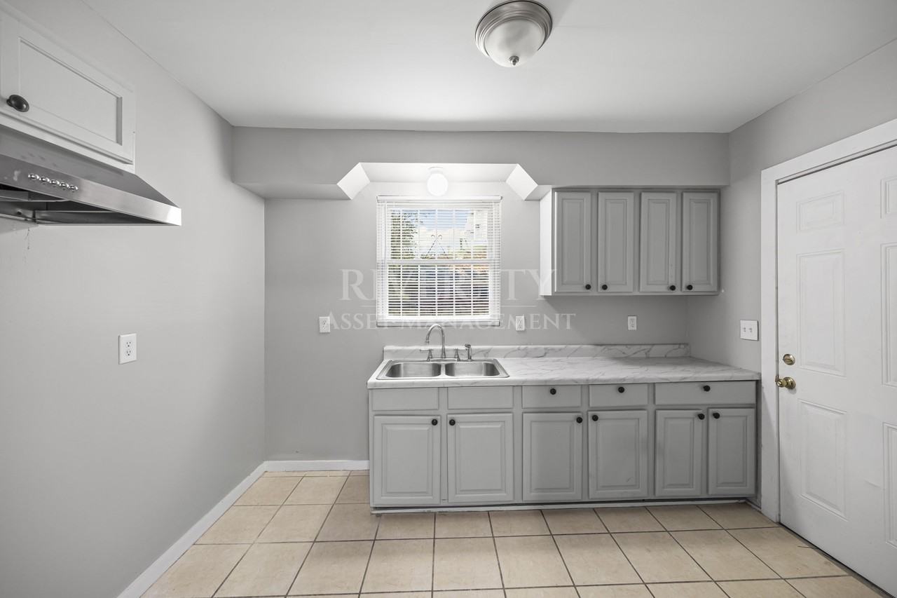 3835 Kimball Ave #3835 - Photo 6 of 9