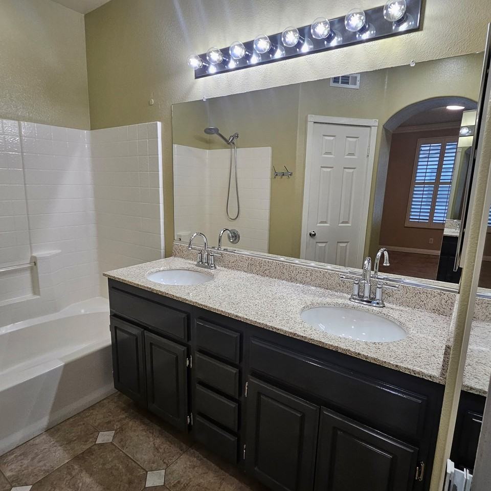 2806 2806 Cherrywood - 1 #1 - Photo 5 of 10