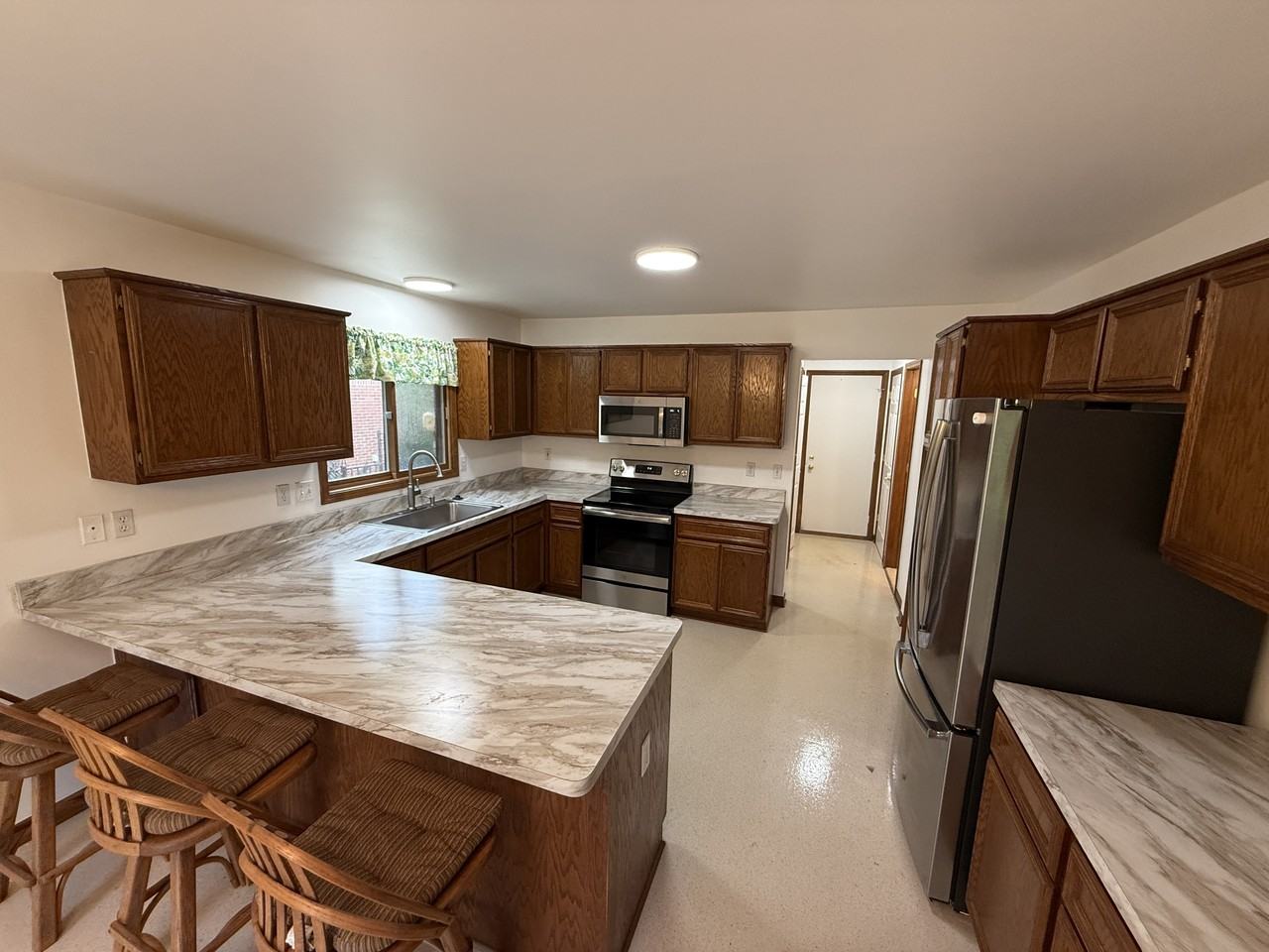 2915 Chippewa Dr #1 - Photo 4 of 20