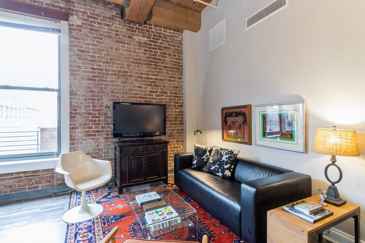 308 West 8th Street #1 - Photo 3 of 37