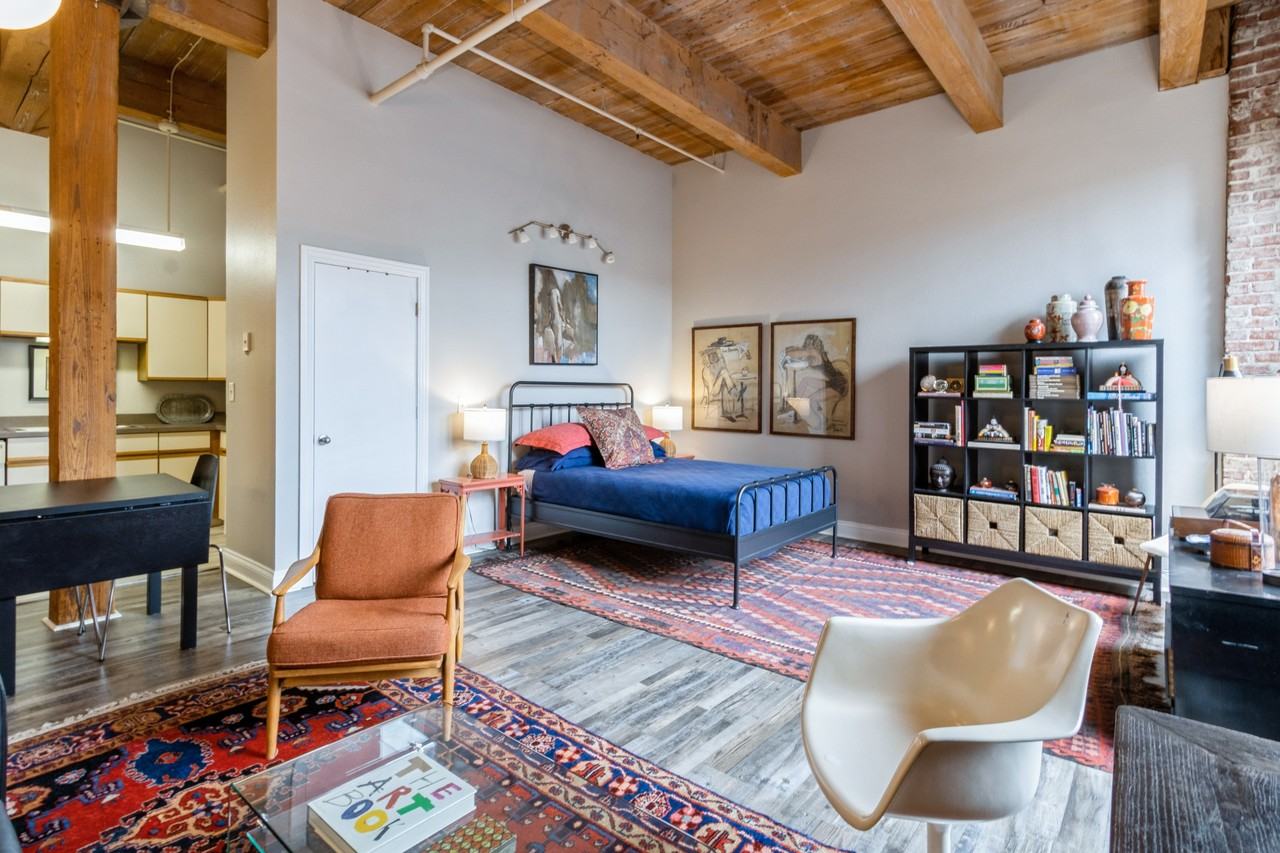 308 West 8th Street #1 - Photo 4 of 37