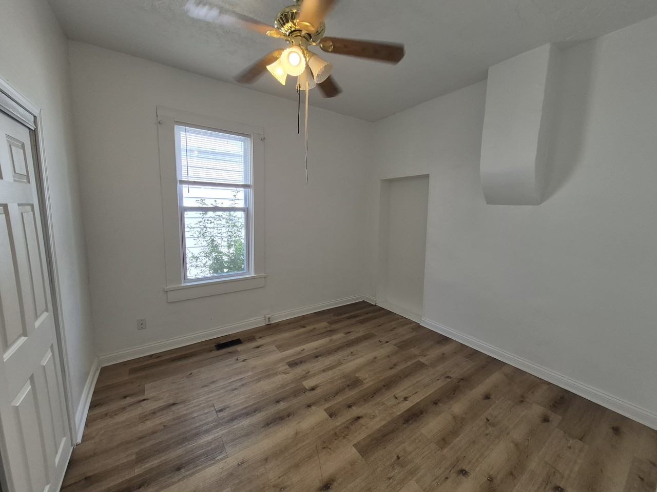 526 Corwin St #1 - Photo 4 of 10