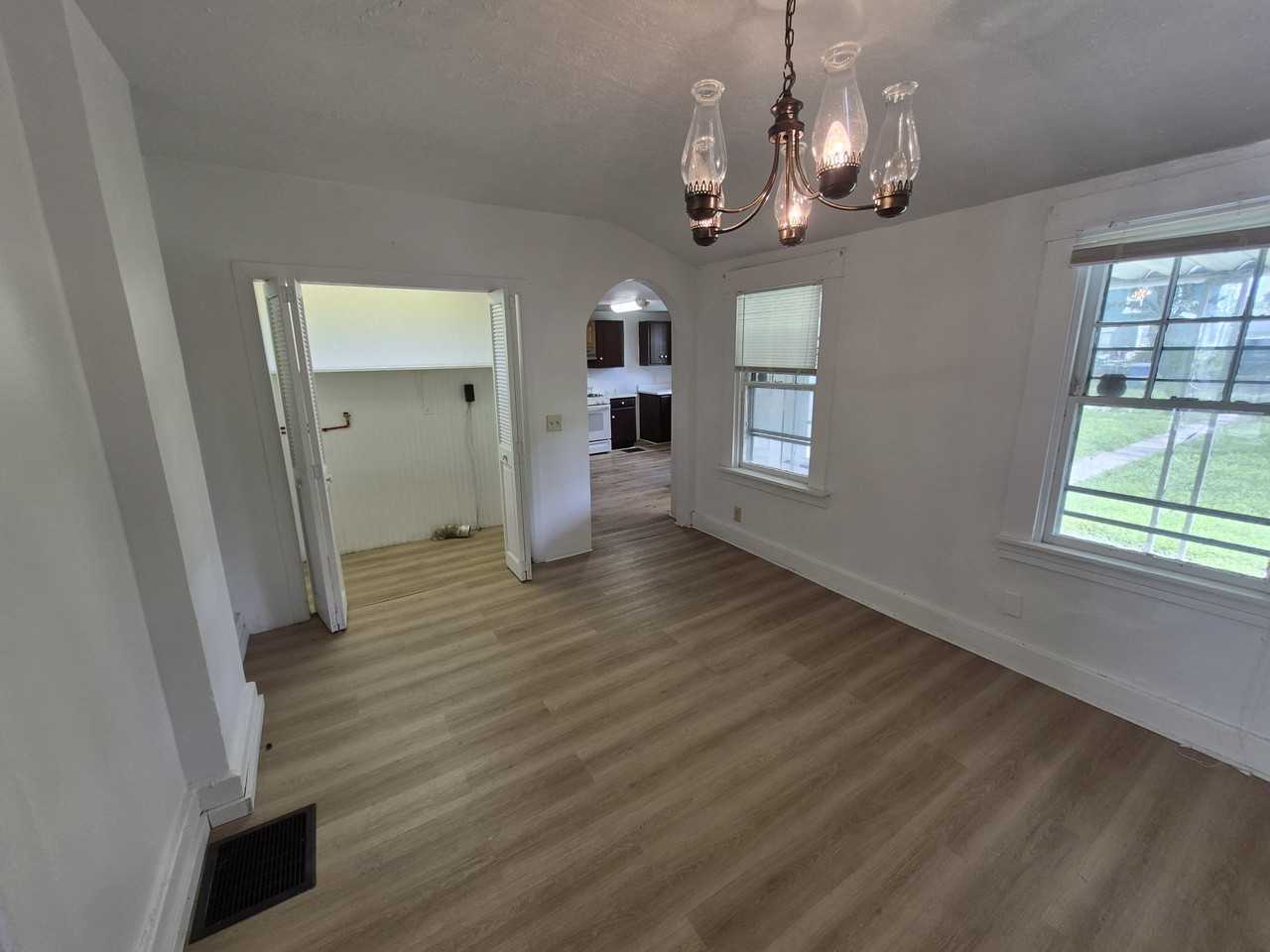 526 Corwin St #1 - Photo 7 of 10