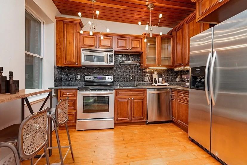 390 Riverway #1 - Photo 5 of 10