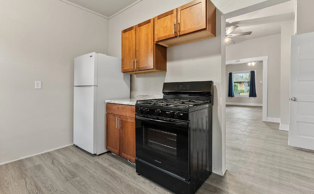 504 Lottie Street #1 - Photo 7 of 9