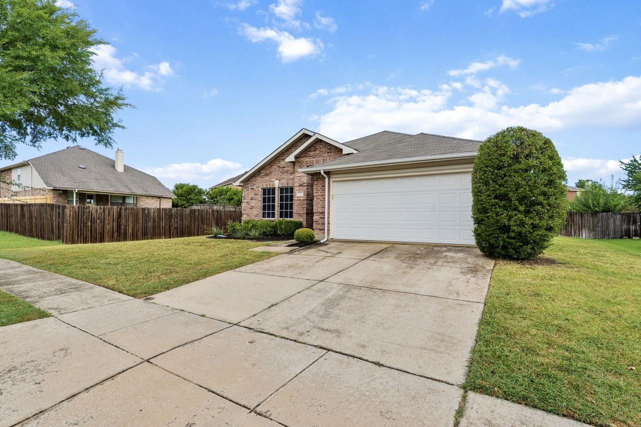 3005 Groveland Ter #1 - Photo 2 of 25